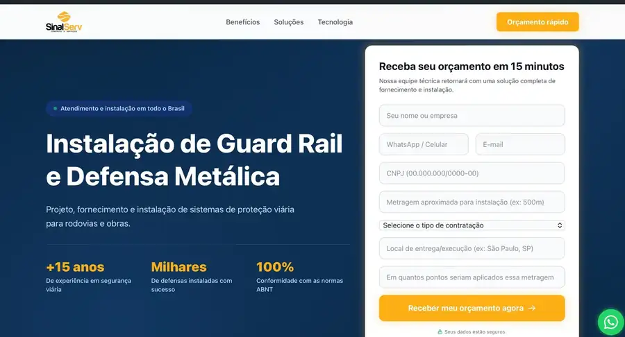Entrada da página da SinalServ, com o formulário de orçamento e os indicadores de experiência